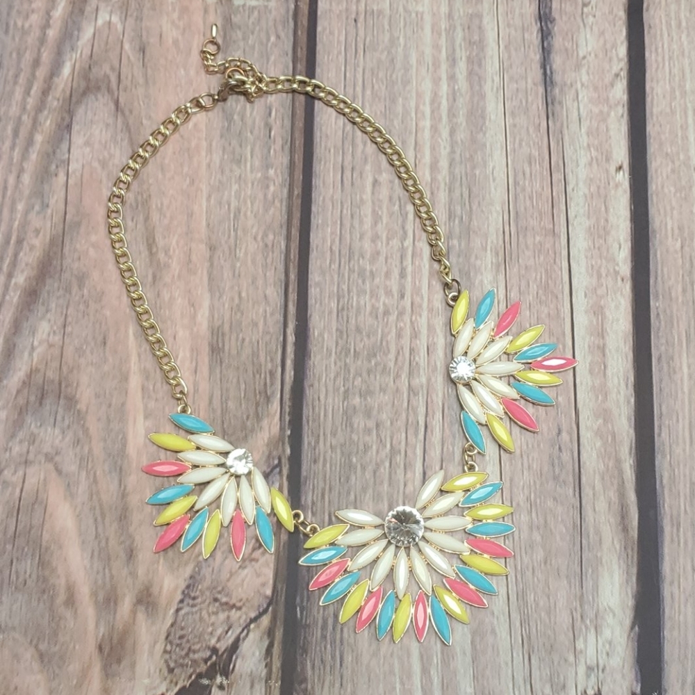 Statement Spring necklace - Picture 2 of 8